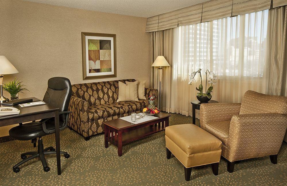 Holiday Inn Alexandria At Carlyle By Ihg Eksteriør billede