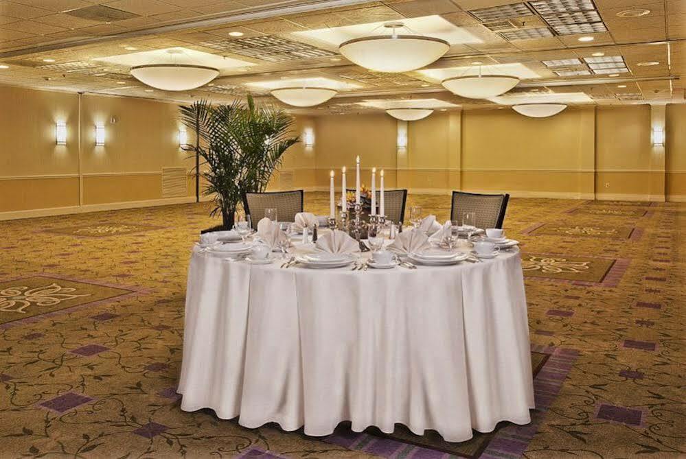 Holiday Inn Alexandria At Carlyle By Ihg Eksteriør billede